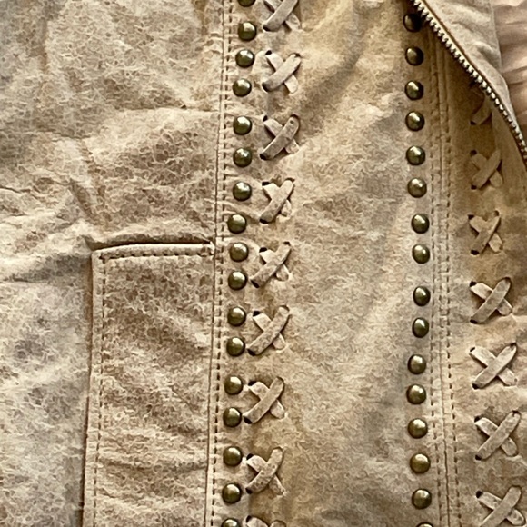 Double D Ranch Taupe Suede Jacket Whipstitch Studs - Picture 7 of 16